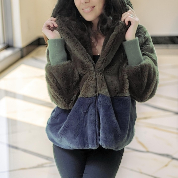 Fassbender Jackets & Blazers - Fassbender Women's Two-Tone Teddy Super Soft Plush Jacket